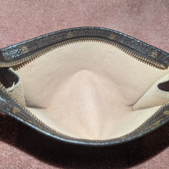 Louis Vuitton monogram toiletry 20 pouchette - Picture 6 of 7